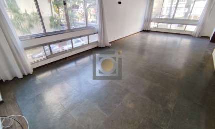 Apartamento de luxo à venda no Gonzaga, Santos-SP: 4 quartos, 1 suíte, 2 salas, 4 banheiros, 2 vagas de garagem, 292m².