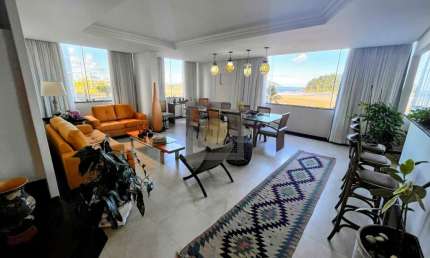 Imperdível. Apartamento com 4 quartos e 2 suítes em Santos-SP, bairro José Menino, 215m² e vaga de garagem