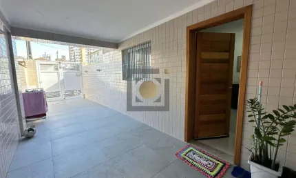 Imperdível: Casa à venda em Santos-SP,  Sobreposta Baixa, Ponta da praia, com 3 quartos, 1 suíte, 1 sala, 3 banheiros, 2 vagas de garagem e 160m².