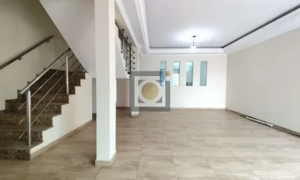 Residência de Luxo à Venda em Santos-SP: 4 Quartos, 4 Suítes, 2 Salas, 3 Banheiros, 2 Vagas, 450m² no Campo Grande