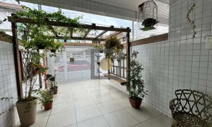 Imperdível casa à venda em Santos-SP, Ponta da Praia: 3 quartos, 1 suíte, 4 banheiros, 2 vagas de garagem, 342m².