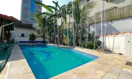 Casa à venda com 4 quartos, 2 suítes, 1 sala, 4 banheiros, 3 vagas.