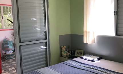 Excelente casa térrea com 2 dormitórios, 2 vagas no Colinas de Cotia