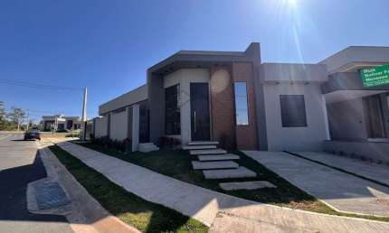 casa a venda cond. Gran reserve Indaiatuba-SP 3 Quartos, 1 Suíte, 2 Salas, 2 Banheiros, 3 Vagas - casa de esquina com vista para mata.