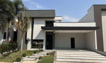 Belissima Casa a venda no Residencial Duas Marias na cidade de Indaiatuba São Paulo, cidade localizada a 1 hora da capital paulista.