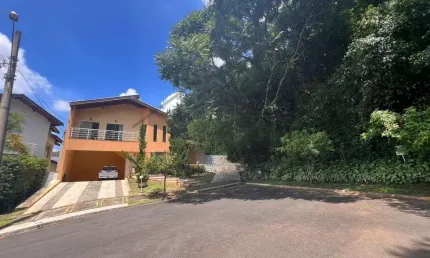 Casa em condomínio Portal de itaici em Indaiatuba SP,com 3 suítes, piscina num terreno de 392m²