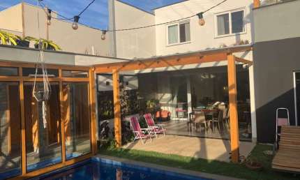 VENDE-SE CASA NO RESIDENCIAL MANTOVA EM INDAITUBA SÃO PAULO, CASA COM PISCINA PRIVATIVA E SUITE RICA EM PLANEJADOS COM UM ACABAMENTO DIFERENCIADO