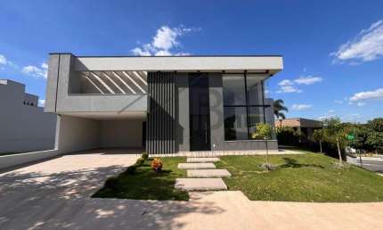 LINDA CASA A VENDA NO RESIDENCIAL JARDIM PIEMONTE NA CIDADE DE INDAIATUBA SÃO PAULO , CIDADE MARAVILHOSA A 1 HORA DA CAPITAL PAULISTA .