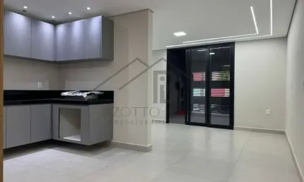 Casa à venda em Indaiatuba-SP: 2 quartos, 1 suíte, 2 salas, 2 banheiros, 2 vagas de garagem, 125 m² no Jardim Adriana.