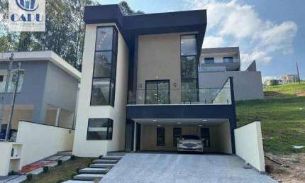 - Excelente Casa no Condomínio Morada da Serra - Barueri