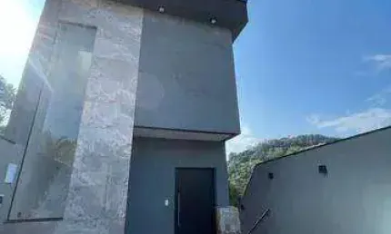 - Excelente Casa Localizada na Villas do Jaguari - Santana de Parnaíba