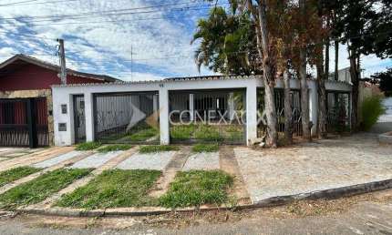 Casa com 5 quartos à venda na Rua Rubi, 63, Parque São Quirino, Campinas, 391 m2 por R$ 990.000