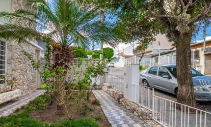 Casa com 3 quartos à venda na Rua Iboti, 60, Jardim Leonor, Campinas, 178 m2 por R$ 750.000