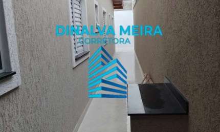 Maravilhosa casa  térrea a venda  com 90 m² de área construída, 3 dormitórios sendo 1 suíte e 2 vagas de garagem.