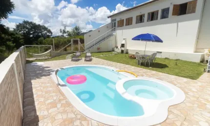 Linda casa  com  3 dormitorios e uma linda vista para as  montanhas