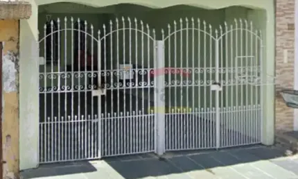CASA TÉRREA NO JARDIM JOAMAR COM QUINTAL TODA MODERNIZADA
