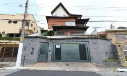 Sobrado no Jardim São Bento próximo Av. Braz Leme com  5 suítes 8 vagas 650m²