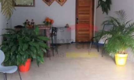 Sobrado 3 suítes, 2 vagas no Jardim das Laranjeiras  Casa verde