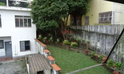Sobrado no Jardim São Paulo ótimo para construção de condomínio.