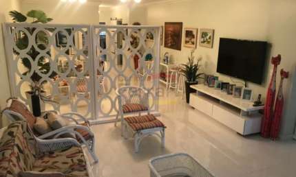 Apartamento no Guarujá/Enseada mobiliado à150m da praia com vista para o mar