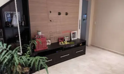 Sobrado 2 dormitórios, 2 vagas, jardim frança, ótima localização.