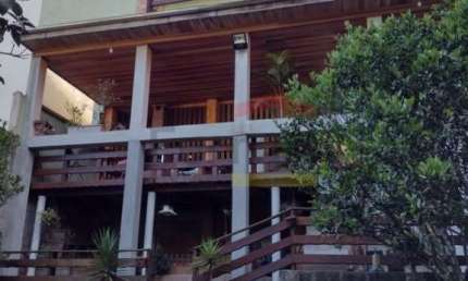 Linda Casa á venda na serra da Santa da Inês  - 3 quartos e 7 vagas de garagem