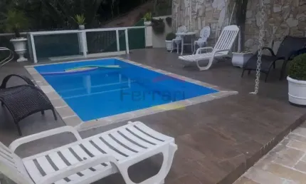 Casa Serra da Cantareira, no loteamento Pq Suíça com 380m de área útil,
