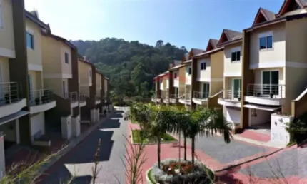 CASA NOVA EM CONDOMÍNIO DE ALTO PADRÃO,  LINDAMENTE DECORADA