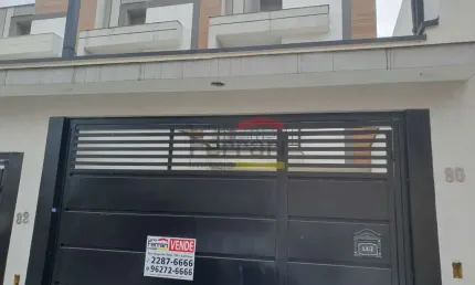 Sobrado á venda na água fria - 3 quartos e duas vagas de garagem.
