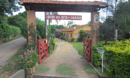 Sítio em Bragança Paulista  com 14.501 ,02 m² / 4 dorms. / 1 suíte