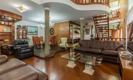 Sobrado para venda no Jardim França - 4 quartos, 2 suites e quatro vagas de garagem
