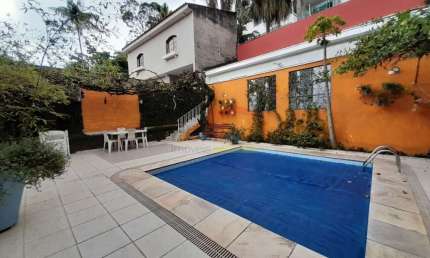 Sobrado  4  dormitorios, Jardim Floresta com piscina e edícula e lareira