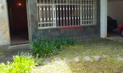 Casa térrea no jardim floresta, 3 dormitórios, sendo 2 suítes, 2 banheiros, 577 m2 área total