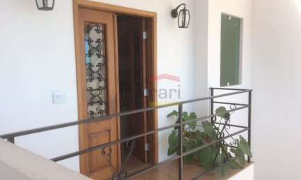 Linda casa com vista para a Serra. 4 andares, suite