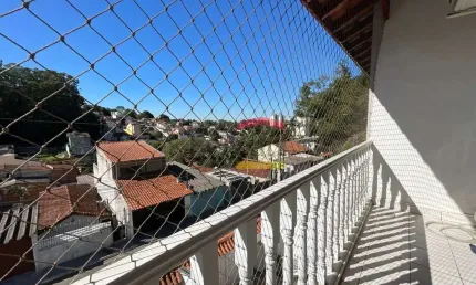 Sobrado a venda na vila irmãos arnoni - 03 dormitórios e 04 vagas de garagem.