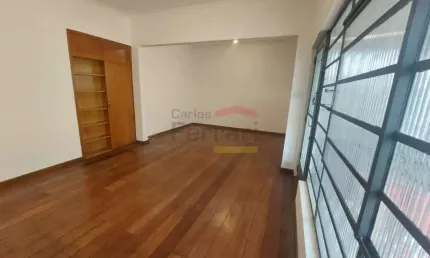Parada Inglesa! Cassa terrea com 2 Suítes, Closet e Vaga! Próximo Metrô.