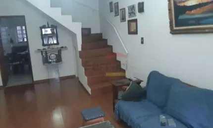 Sobrado à venda na água fria - rua fechada, tranquila e segura.