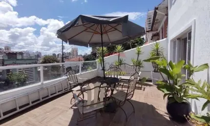 Sobrado á venda no Jardim São Paulo - 4 quartos/suítes e 3 vagas de garagem