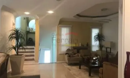 Sobrado á venda no Jardim França - 4 Quartos/Suítes e 6 vagas