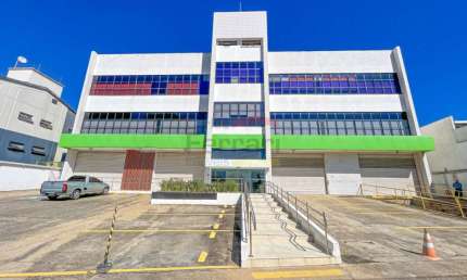 Lapa de baixo: Prédio com galpão industrial, 30 salas, 20 WC, 30 vagas e 6.365m² construída