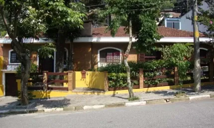 Casa térrea no Bairro do Tremembé, piscina, edícula, 4 dormitórios, 2 suítes, 5 vagas