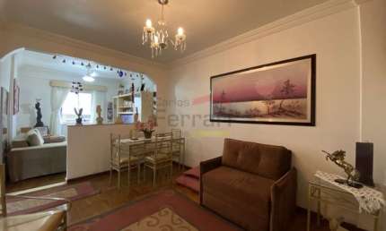 Apartamento 2 quarto, sala, cozinha, banheiro. Local privilegiado. Baixo custo de condomínio e IPTU.