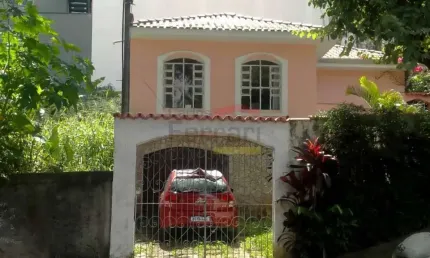 CASA TOTALMENTE TERREA, NO LAUZANE PAULISTA 3 DORMITÓRIOS, SENDO 1 SUÍTE, 5 VAGAS, QUINTAL