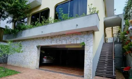 SOBRADO NO JARDIM SÃO BENTO COM 4 SUÍTES, DEPENDENCIAS, 8 VAGAS DE GARAGEM + ÁREA GOURMET