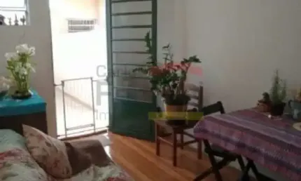 Sobrado na Vila Paulicéia com três dormitórios, 1 suíte, três vagas na garagem