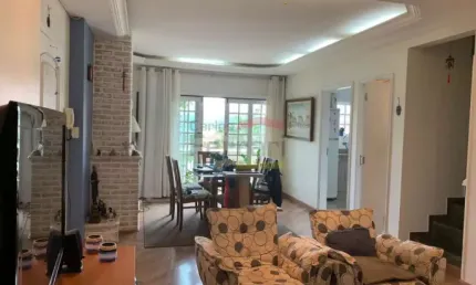 Sobrado com 3 Dormitórios, 1 suíte e 3 Vagas no Tremembé - 150m² em Rua Tranquila e Arborizada