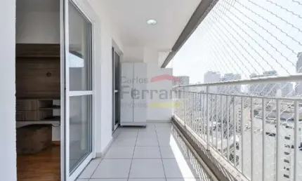 Apartamento - República uma quadra do metrô - Rua Bento Freitas