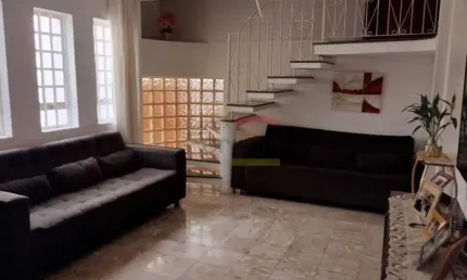 IMÓVEL NO JARDIM TREMEMBÉ, SÃO 2 CASAS NO MESMO TERRENO COM 143 M2, POSSUI  2 VAGAS COBERTAS