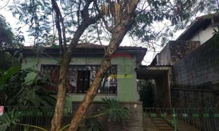CASA TOTALMENTE TÉRREA, MUITO ANTIGA NO JARDIM FLORESTA, 500 M2 TOTAL, VALE O TERRENO