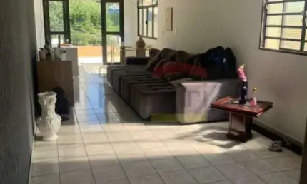 Amplo sobrado a venda na água fria 5 dorms.  1 suíte / 2 vagas